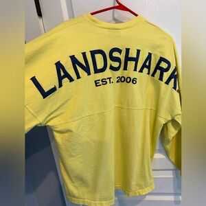 Landshark crew neck- M